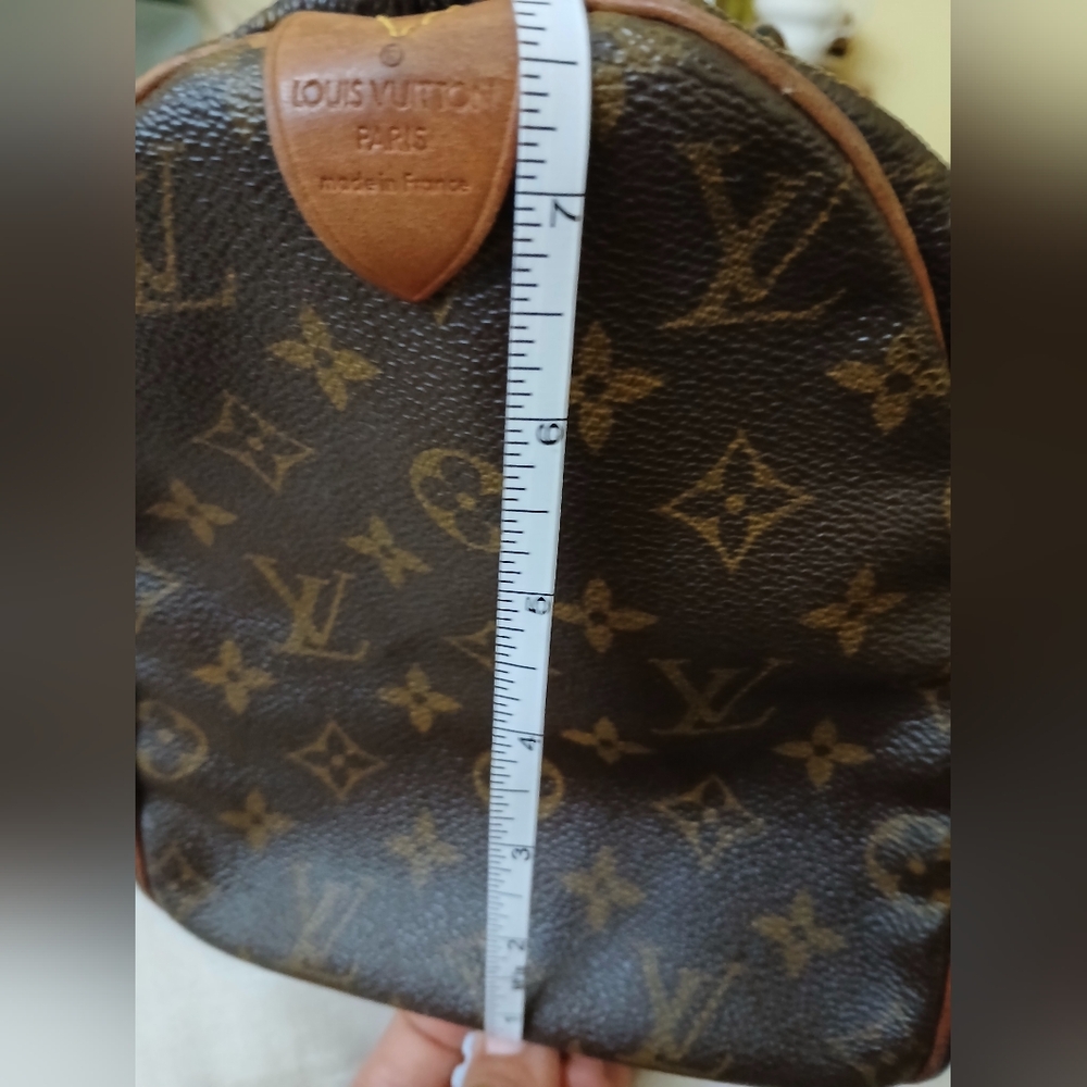Louis Vuitton Speedy 30 Handbag - Picture 9 of 16